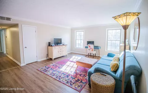 8133 Lake Ave #B6, Louisville, KY 40222