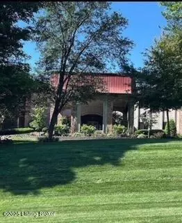 5800 Coach Gate Wynde #295 B, Louisville, KY 40207