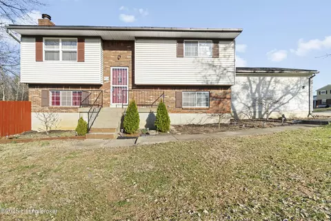 9721 Chapel Hill Rd, Louisville, KY 40229