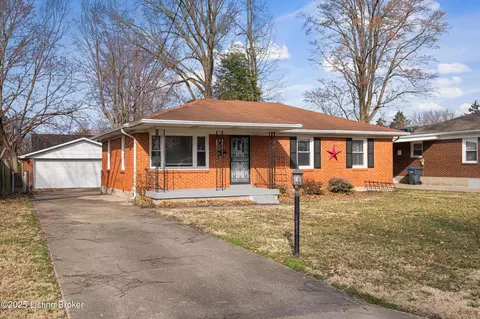 7810 Bluebonnet Rd, Louisville, KY 40258