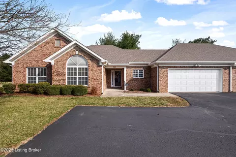 6431 Rivers End Dr, Louisville, KY 40258