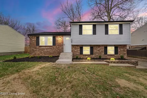 11900 Halifax Dr, Louisville, KY 40245