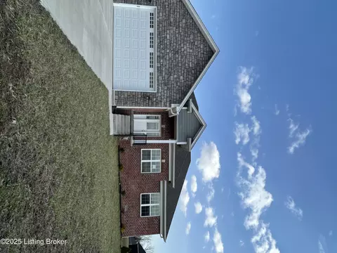 307 Rolling Meadow Ln, Bardstown, KY 40004
