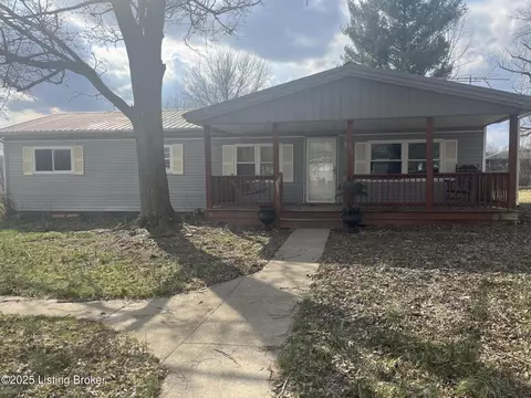 453 W Park St, Pekin, IN 47165