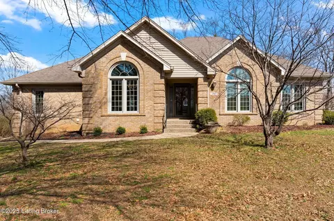 3201 Thousand Oaks Dr, Louisville, KY 40205