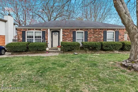 8307 Millington Ct, Louisville, KY 40228