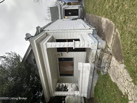 2535 Saint Xavier St, Louisville, KY 40212