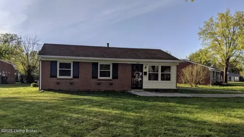 5608 Ailanthus Trl, Louisville, KY 40219