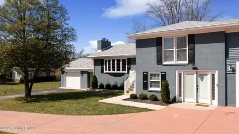 Exterior - 7704 River Rd, Prospect, KY 40059 photo 3 of 15