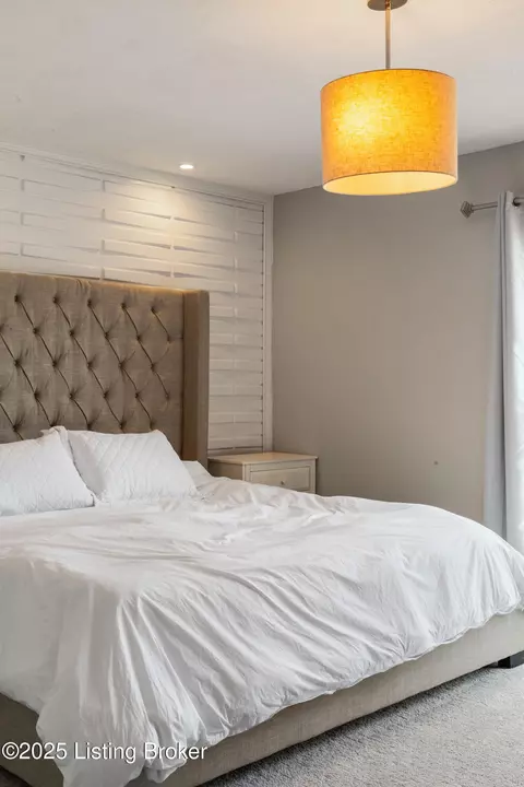 Bedroom - 7704 River Rd, Prospect, KY 40059 photo 2 of 6