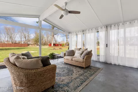 Exterior - 7704 River Rd, Prospect, KY 40059 photo 14 of 15