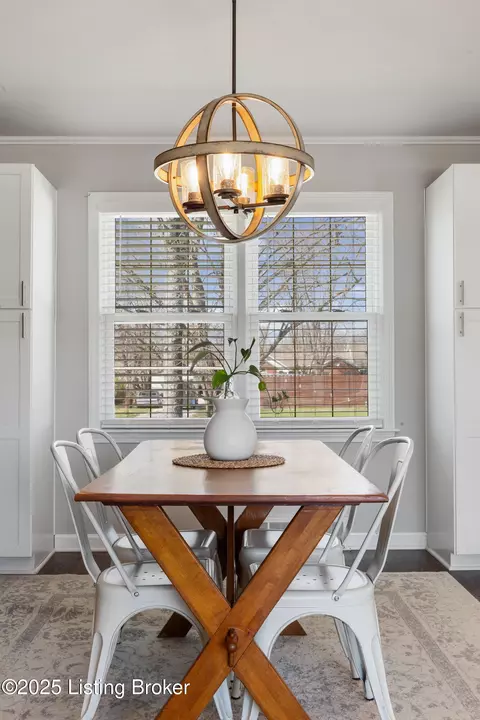 Dining - 7704 River Rd, Prospect, KY 40059 photo 4 of 6