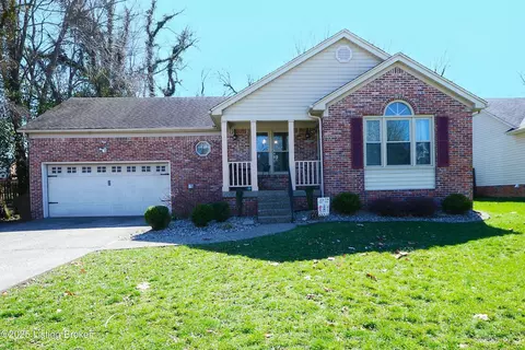 527 Hunting Hills Dr, Shelbyville, KY 40065