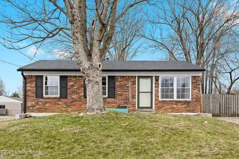 135 Beechland Rd, Louisville, KY 40229