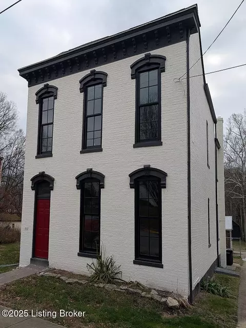 1017 W First St, Madison, IN 47250