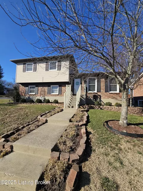10713 Blackwood Rd, Louisville, KY 40299