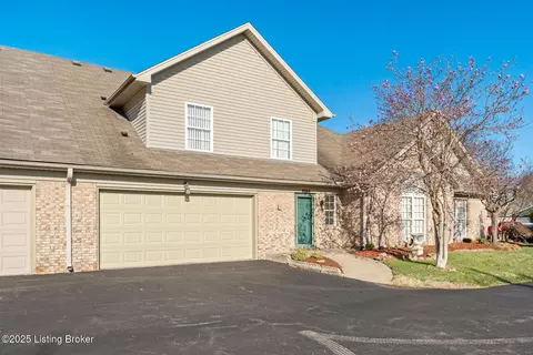8200 Carmel Village Pl, Louisville, KY 40228