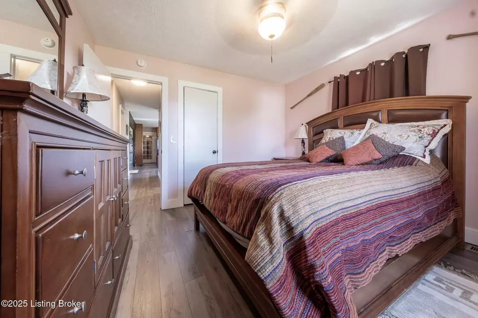 Bedroom - 8113 Hwy 259 N, Bee Spring, KY 42207 photo 5 of 10