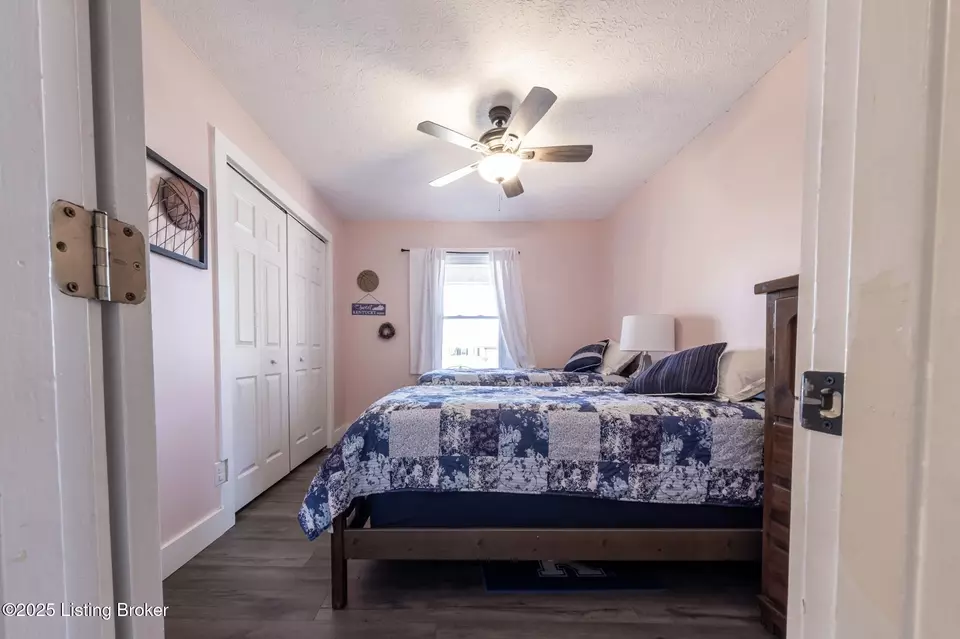 Bedroom - 8113 Hwy 259 N, Bee Spring, KY 42207 photo 7 of 10