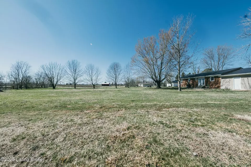 Exterior - 8113 Hwy 259 N, Bee Spring, KY 42207 photo 7 of 9