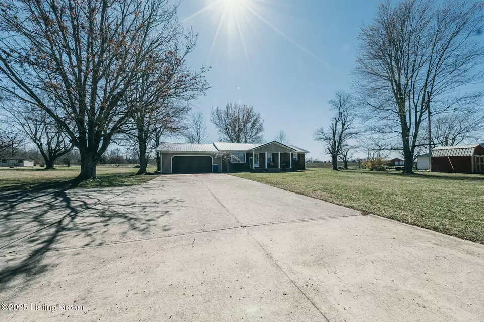Exterior - 8113 Hwy 259 N, Bee Spring, KY 42207 photo 2 of 9