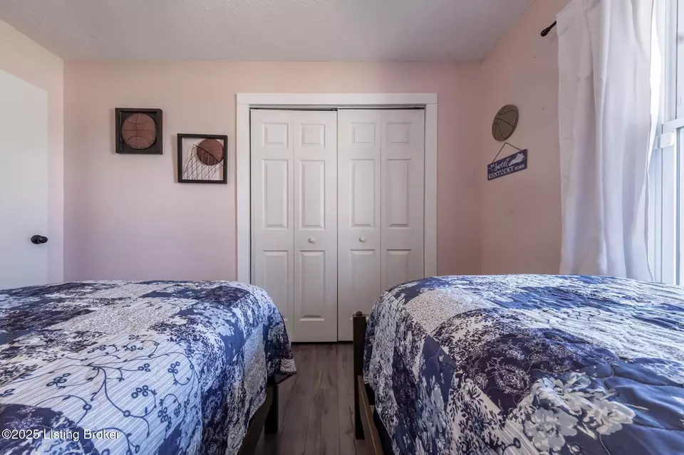 Bedroom - 8113 Hwy 259 N, Bee Spring, KY 42207 photo 10 of 10