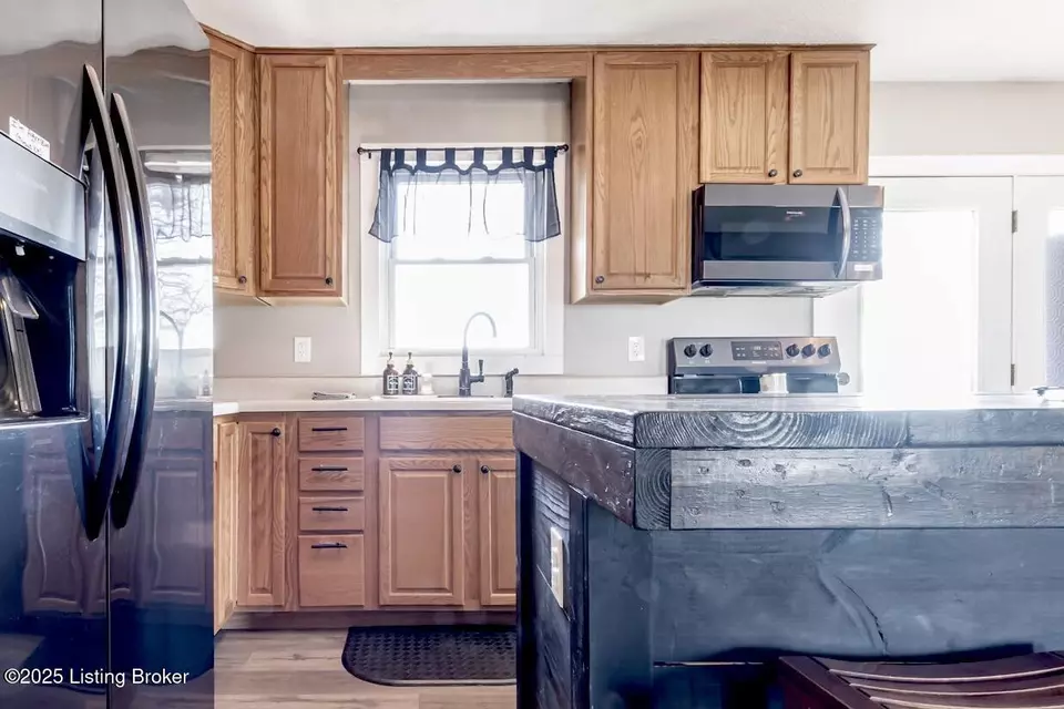 Kitchen - 8113 Hwy 259 N, Bee Spring, KY 42207 photo 2 of 6
