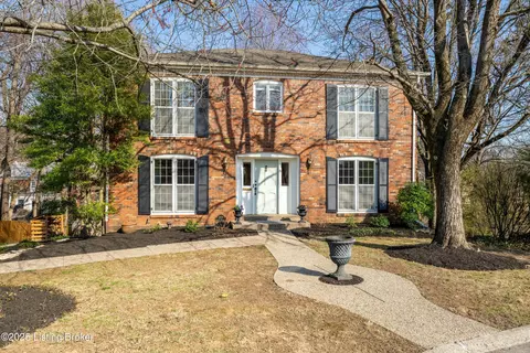 2209 Douglass Woods Ct, Louisville, KY 40205