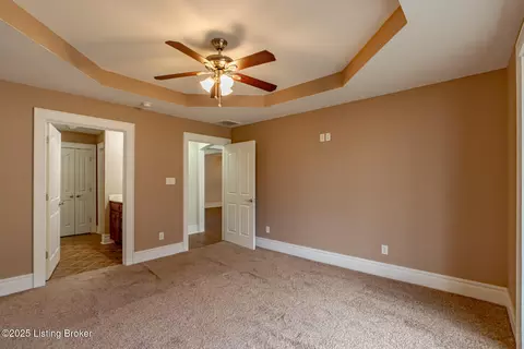 Bedroom - 504 Red Leaf Dr, Carrollton, KY 41008 photo 4 of 5