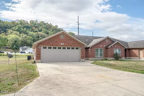 Exterior - 504 Red Leaf Dr, Carrollton, KY 41008 photo 5 of 10