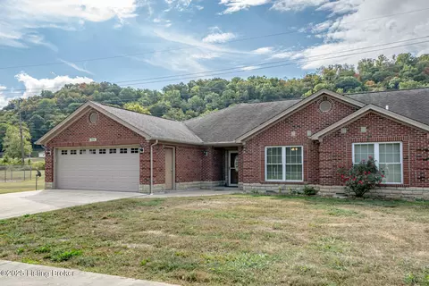 Exterior - 504 Red Leaf Dr, Carrollton, KY 41008 photo 4 of 10