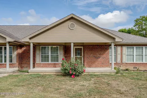 Exterior - 504 Red Leaf Dr, Carrollton, KY 41008 photo 10 of 10