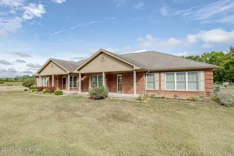 Exterior - 504 Red Leaf Dr, Carrollton, KY 41008 photo 9 of 10