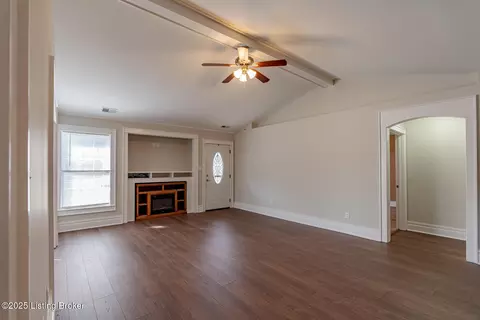 Living - 504 Red Leaf Dr, Carrollton, KY 41008 photo 9 of 9