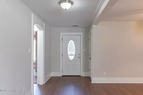 Entry Way - 504 Red Leaf Dr, Carrollton, KY 41008 photo 1 of 5