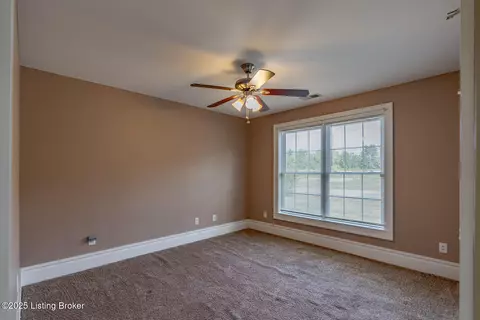 Bedroom - 504 Red Leaf Dr, Carrollton, KY 41008 photo 1 of 5