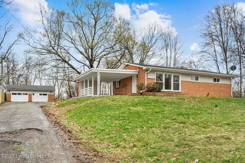 6606 E Manslick Rd, Louisville, KY 40228