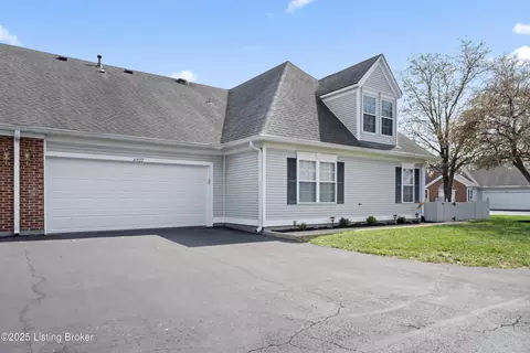 3927 Greenhurst Dr, Louisville, KY 40299