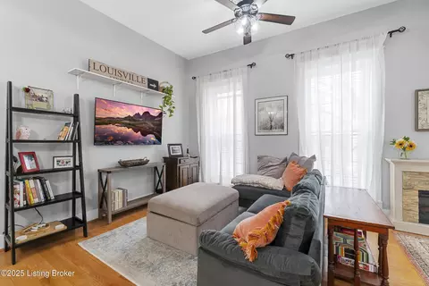 116 E Oak St #2, Louisville, KY 40203