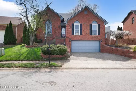 7604 White Post Way, Louisville, KY 40220