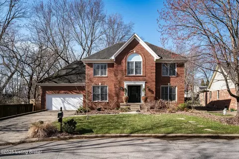 300 Lyndonwoods Cir, Louisville, KY 40222