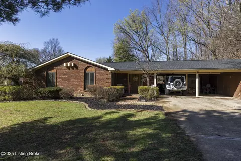 2411 High Pine Dr, Louisville, KY 40214