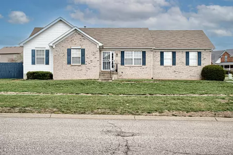6807 Lindsey Wade Ct, Louisville, KY 40229