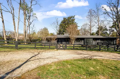 3718 Sallee Ln, Louisville, KY 40222