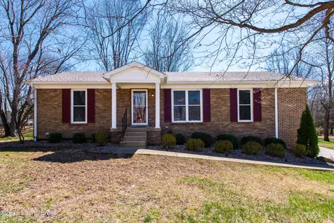 1624 Pleasure Cove Dr, La Grange, KY 40031