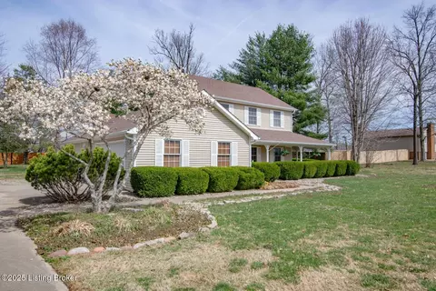 124 Pleasant Colony Dr, Elizabethtown, KY 42701