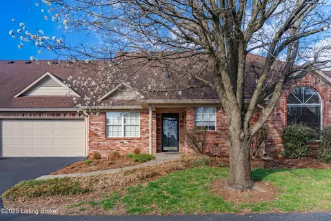 8230 Saint Andrews Dr, Louisville, KY 40291