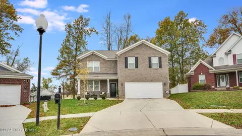 6410 Triplett Woods Dr, Louisville, KY 40258