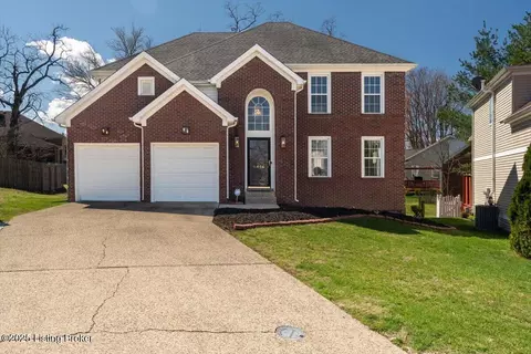 8416 Biggin Hill Ln, Louisville, KY 40220
