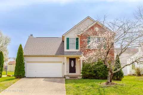 3902 Orchard Lake Dr, Louisville, KY 40218